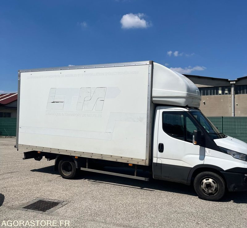 Iveco Daily 35C BVA - 2019 - 118 200km - Panel van: picture 2 Iveco Daily 35C BVA - 2019 - 118 200km - Panel van: picture 2
