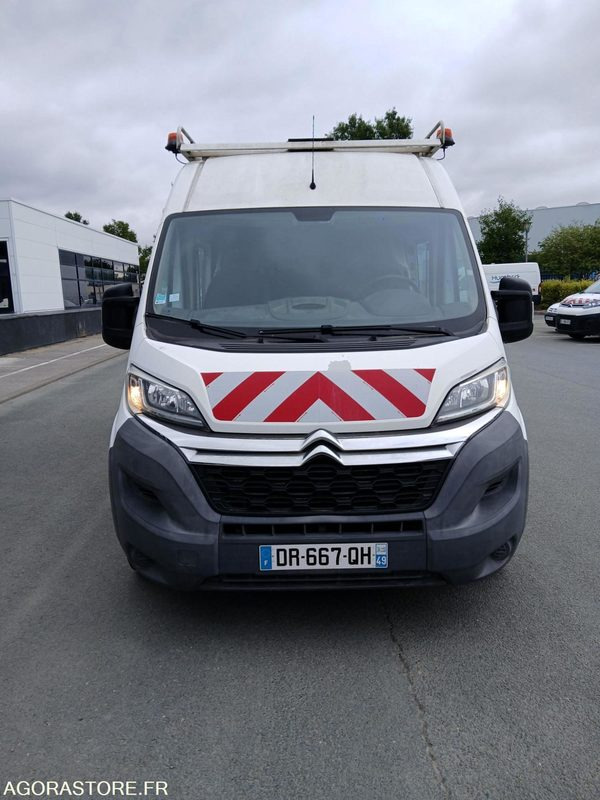 JUMPER 7 PLACES - 2015 / 194 131 KM - Panel van: picture 3 JUMPER 7 PLACES - 2015 / 194 131 KM - Panel van: picture 3