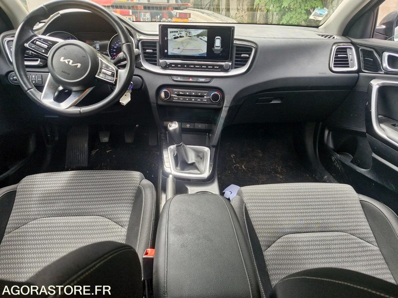 Kia ceed 1.0 TGDI BVM6 ACTIVE PROCEDURE VGE 43770 kms - Car: picture 4 Kia ceed 1.0 TGDI BVM6 ACTIVE PROCEDURE VGE 43770 kms - Car: picture 4