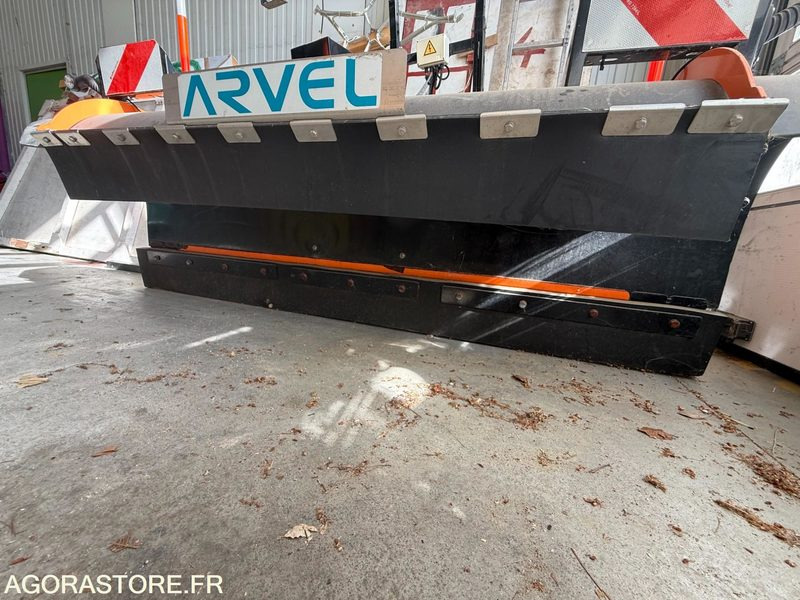 LAME A NEIGE AVEC FIXATION - Snow plough: picture 2 LAME A NEIGE AVEC FIXATION - Snow plough: picture 2