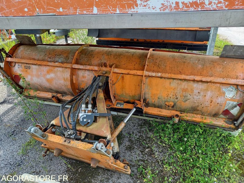 LAME DE DENEIGEMENT - Construction equipment: picture 1 LAME DE DENEIGEMENT - Construction equipment: picture 1