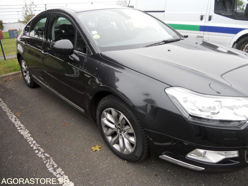 LOT 13 SLT - CITROEN C5 - Car: picture 4 LOT 13 SLT - CITROEN C5 - Car: picture 4