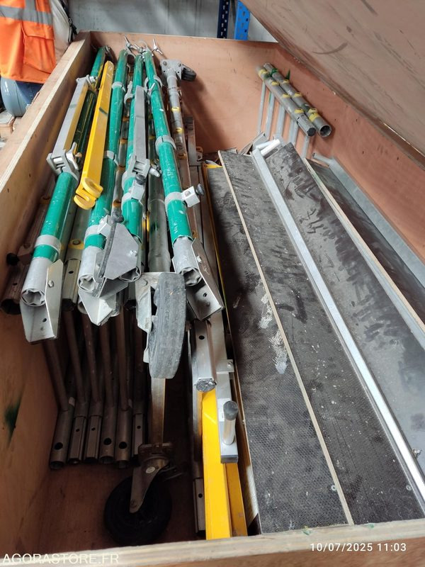 LOT DE 3 ECHAFFAUDAGES MACC ET COGNET - Tool/ Equipment: picture 2 LOT DE 3 ECHAFFAUDAGES MACC ET COGNET - Tool/ Equipment: picture 2