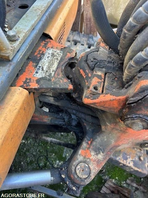 LOT DE 3 MINI-PELLES COMPLETES FIAT KOBELCO E25SR ET NEW HOLLAND EH25 - 2003 - Excavator: picture 3 LOT DE 3 MINI-PELLES COMPLETES FIAT KOBELCO E25SR ET NEW HOLLAND EH25 - 2003 - Excavator: picture 3