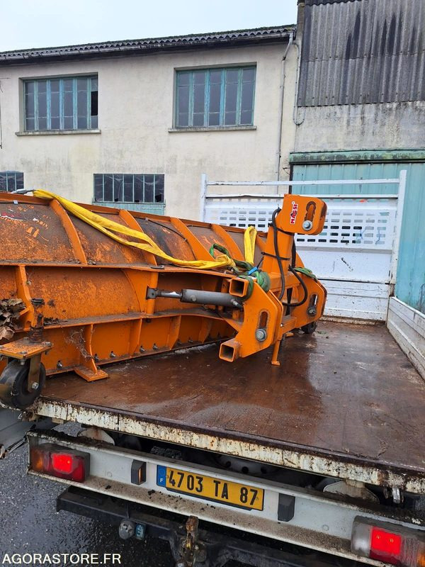 Lame de déneigement - Snow plough: picture 2 Lame de déneigement - Snow plough: picture 2