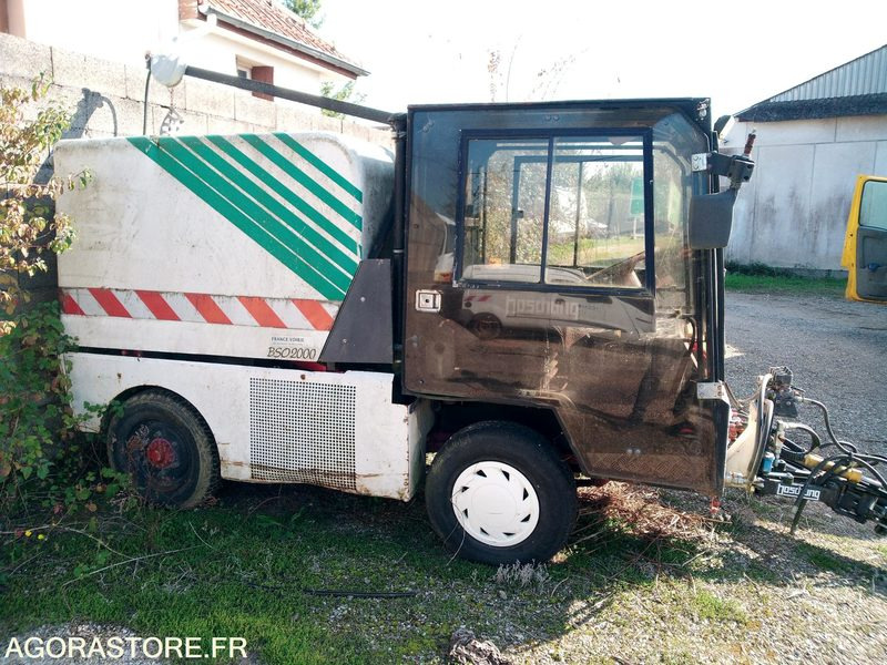Laveuse de voirie Boshung - Road sweeper: picture 3 Laveuse de voirie Boshung - Road sweeper: picture 3