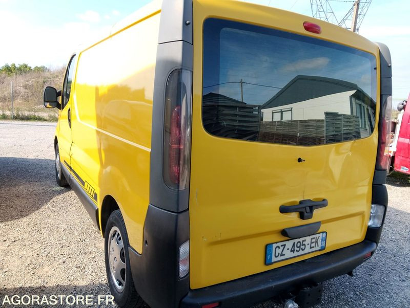 Lot A12 - Opel Vivaro - Panel van: picture 4 Lot A12 - Opel Vivaro - Panel van: picture 4