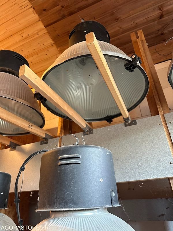 Lot de 13 lampes industrielles - Tool/ Equipment: picture 2 Lot de 13 lampes industrielles - Tool/ Equipment: picture 2