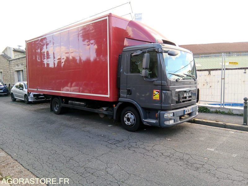 MAN TGL 7.150 ANNEE 2011- 7.5T - 385 000 KMS - Box truck: picture 1 MAN TGL 7.150 ANNEE 2011- 7.5T - 385 000 KMS - Box truck: picture 1