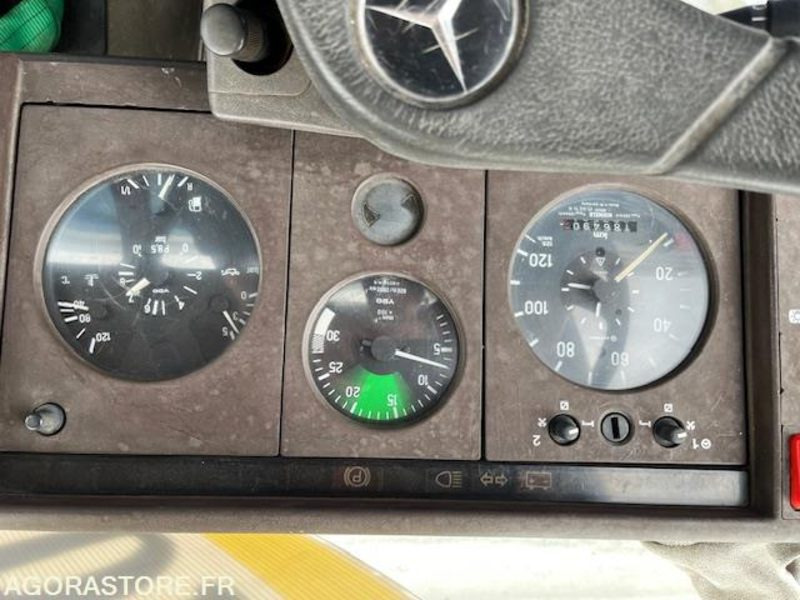 Tipper van MERCEDES 809 D BENNE 7T5 - 1990 - 186 490km NOMBREUX TRAVAUX EFFECTUES/FACTURES: picture 11 Tipper van MERCEDES 809 D BENNE 7T5 - 1990 - 186 490km NOMBREUX TRAVAUX EFFECTUES/FACTURES: picture 11