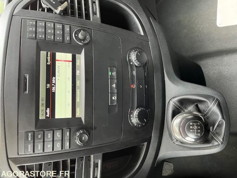 MERCEDES VITO MIXTO 116 CDI LONG 5 PLACES - 2021 - 193 000km - Panel van: picture 4 MERCEDES VITO MIXTO 116 CDI LONG 5 PLACES - 2021 - 193 000km - Panel van: picture 4