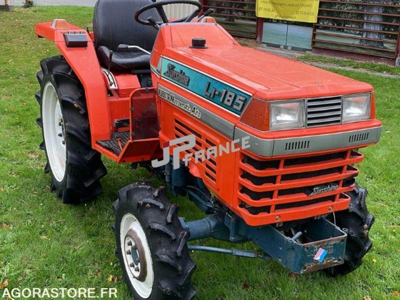 MICROTRACTEUR KUBOTA L1-185 4RM 3 CYLINDRES DIESEL 1300CM3 DANS L'ETAT - Farm tractor: picture 1 MICROTRACTEUR KUBOTA L1-185 4RM 3 CYLINDRES DIESEL 1300CM3 DANS L'ETAT - Farm tractor: picture 1