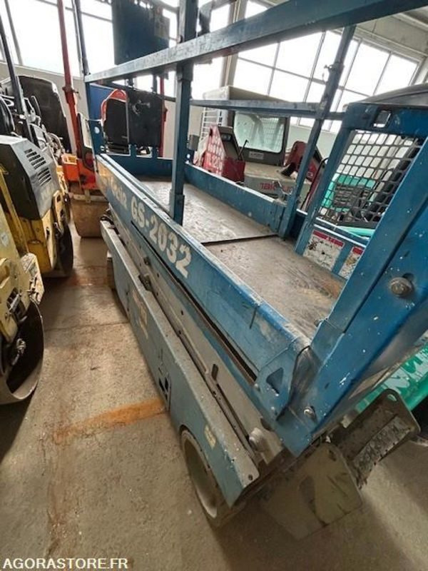 NACELLE CISEAUX GENIE GS-2032 423 HRS 2006 - Scissor lift: picture 2 NACELLE CISEAUX GENIE GS-2032 423 HRS 2006 - Scissor lift: picture 2