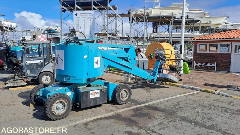 Nacelle HAULOTTE HA 15 IP 1996 - 1 500 heures uniquement (d'origine) - Articulated boom: picture 1 Nacelle HAULOTTE HA 15 IP 1996 - 1 500 heures uniquement (d'origine) - Articulated boom: picture 1