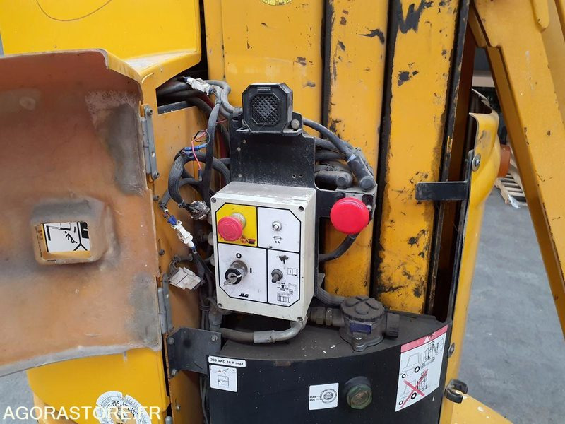 Nacelles à mât vertical GROVE TOUCAN 861 - Aerial platform: picture 3 Nacelles à mât vertical GROVE TOUCAN 861 - Aerial platform: picture 3