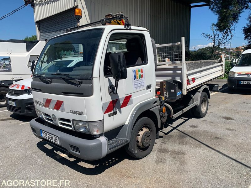 Nissan Cabstar - 2006 - 127 000 kms - 532 BSH 06 - Tipper van: picture 2 Nissan Cabstar - 2006 - 127 000 kms - 532 BSH 06 - Tipper van: picture 2