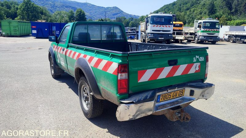 Nissan Pick-up - Tipper van: picture 4 Nissan Pick-up - Tipper van: picture 4