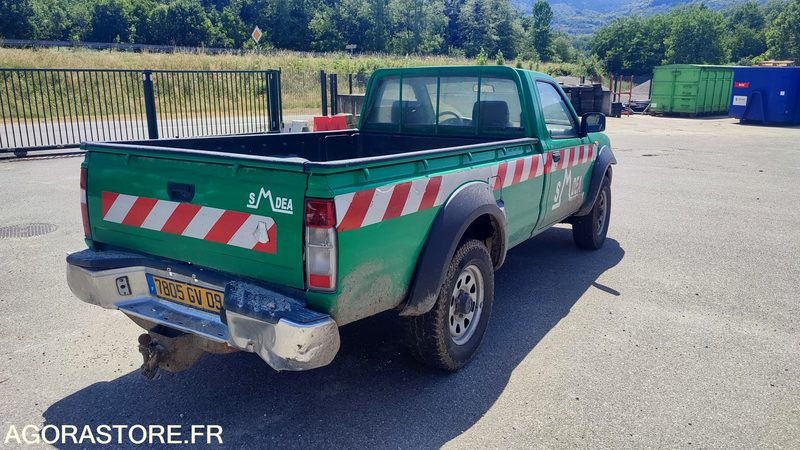 Nissan Pick-up - Tipper van: picture 3 Nissan Pick-up - Tipper van: picture 3