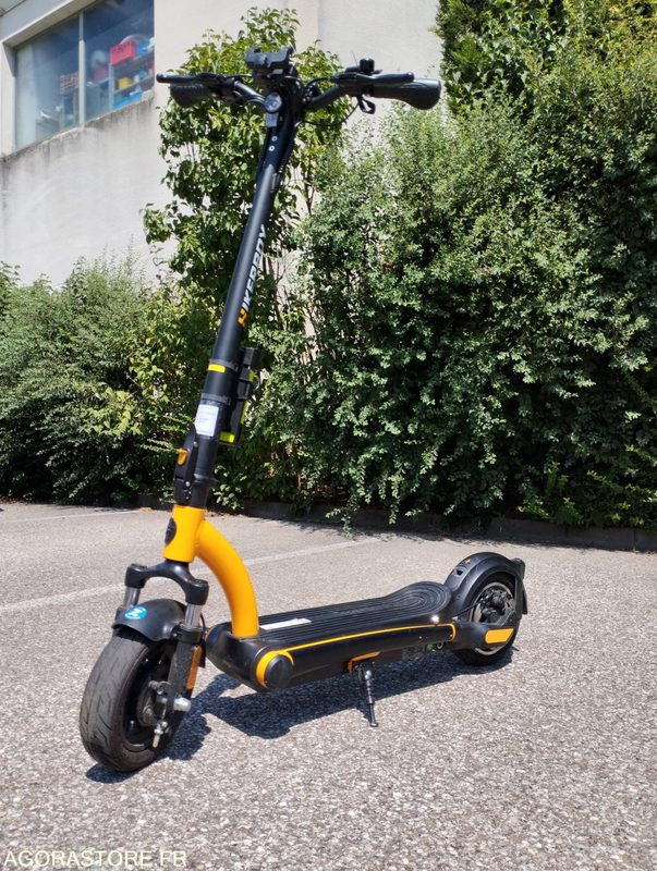 Trottinette Hikerboy Foxtrot Plus de 2021 n° 200258 - Other machinery: picture 1 Trottinette Hikerboy Foxtrot Plus de 2021 n° 200258 - Other machinery: picture 1