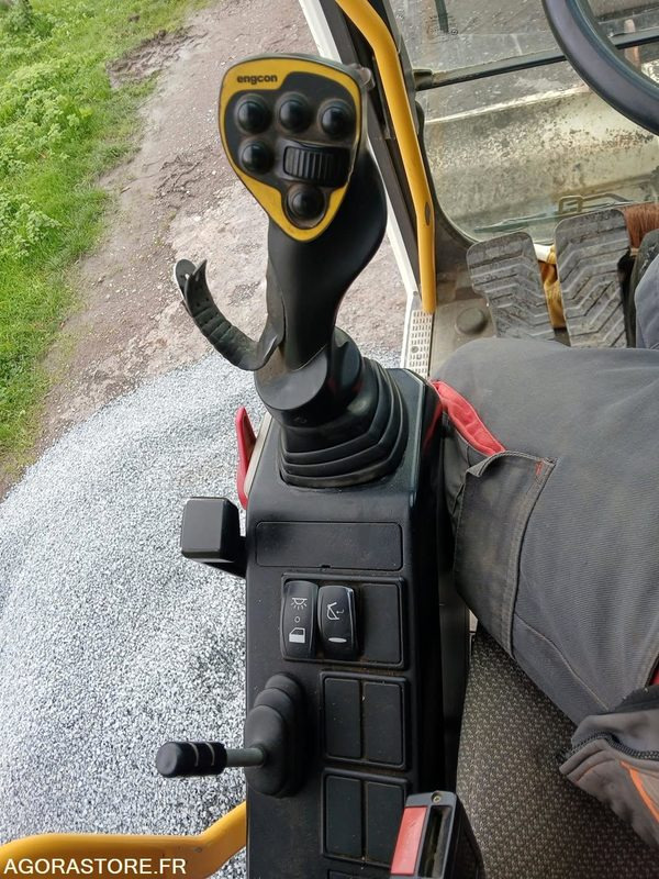 PELLE SUR PNEUS - VOLVO -EW160E - 2016 - 12500 - Excavator: picture 5 PELLE SUR PNEUS - VOLVO -EW160E - 2016 - 12500 - Excavator: picture 5