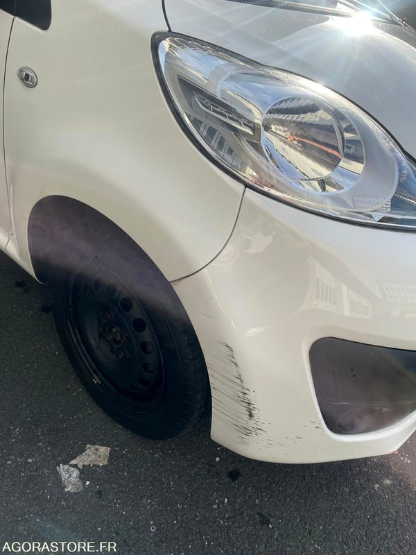 PEUGEOT 107 CL-635-LP - Car: picture 5 PEUGEOT 107 CL-635-LP - Car: picture 5