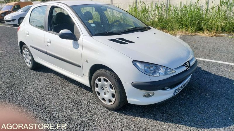 PEUGEOT 206 - 2005 - 101058kms - Car: picture 1 PEUGEOT 206 - 2005 - 101058kms - Car: picture 1