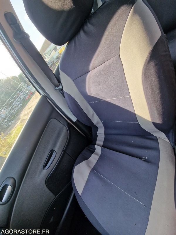 Car PEUGEOT 206 - LOT N°1: picture 15