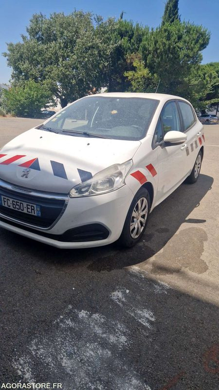 PEUGEOT 208 - 2018 - 113017KM - Car: picture 1 PEUGEOT 208 - 2018 - 113017KM - Car: picture 1