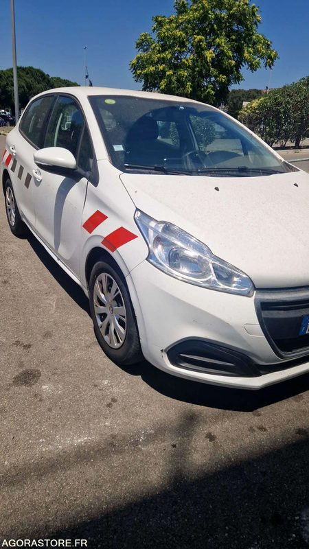 PEUGEOT 208 - 2018 / 124925KM - Car: picture 1 PEUGEOT 208 - 2018 / 124925KM - Car: picture 1