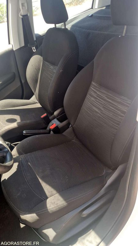 PEUGEOT 208 - 2018 / 124925KM - Car: picture 5 PEUGEOT 208 - 2018 / 124925KM - Car: picture 5
