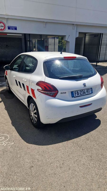 PEUGEOT 208 - 2018 - 151739KM - Car: picture 4 PEUGEOT 208 - 2018 - 151739KM - Car: picture 4