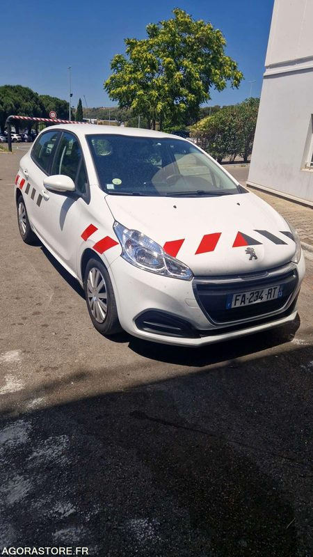 PEUGEOT 208 - 2018 - 151739KM - Car: picture 1 PEUGEOT 208 - 2018 - 151739KM - Car: picture 1