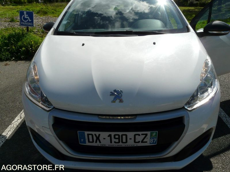 PEUGEOT 208 DX190CZ - Car: picture 1 PEUGEOT 208 DX190CZ - Car: picture 1