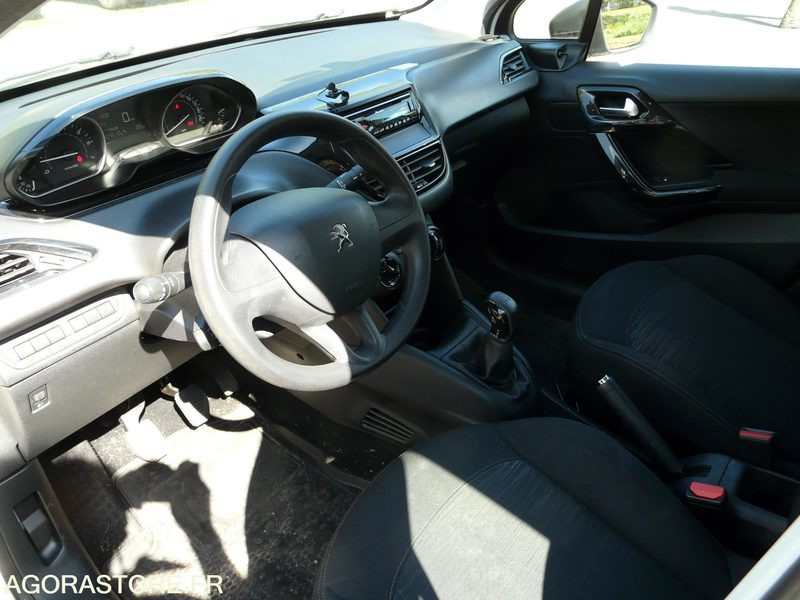 PEUGEOT 208 DX201CZ - Car: picture 5 PEUGEOT 208 DX201CZ - Car: picture 5
