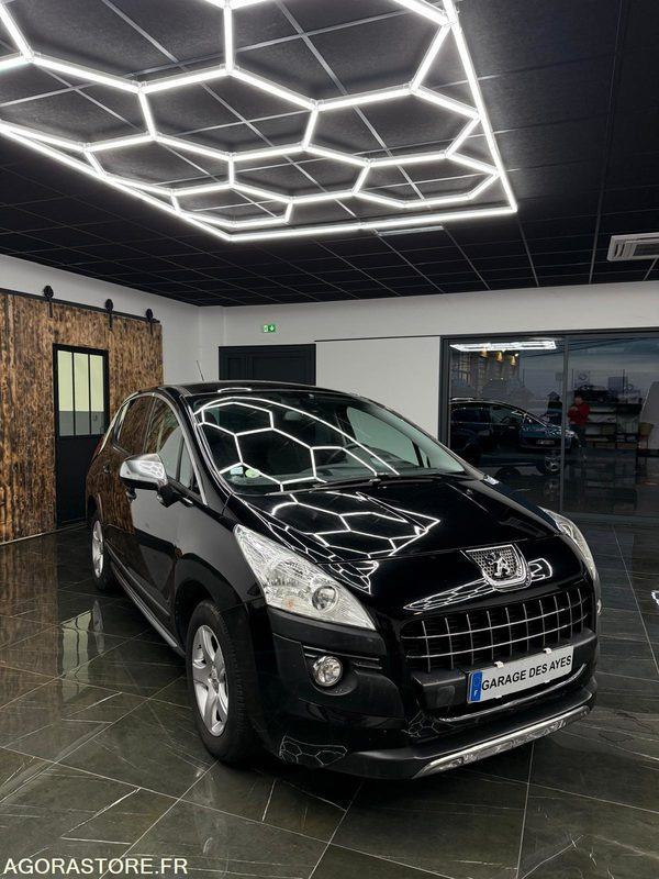 PEUGEOT 3008 1.6L HDI 115CH CROSSWAY - SUV: picture 2 PEUGEOT 3008 1.6L HDI 115CH CROSSWAY - SUV: picture 2
