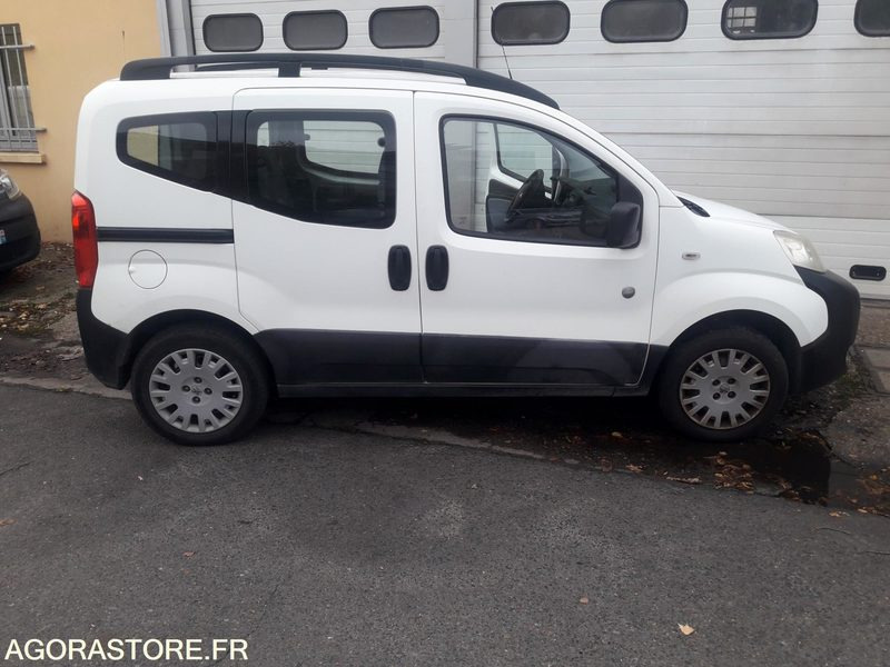 PEUGEOT BIPPER 2012 - Small van: picture 2 PEUGEOT BIPPER 2012 - Small van: picture 2