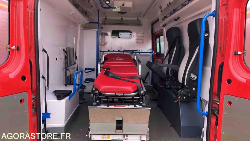 PEUGEOT BOXER 140785kms - 2014 - Ambulance: picture 3 PEUGEOT BOXER 140785kms - 2014 - Ambulance: picture 3