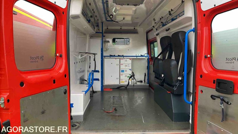 PEUGEOT BOXER 148802kms - 2014 - Ambulance: picture 3 PEUGEOT BOXER 148802kms - 2014 - Ambulance: picture 3