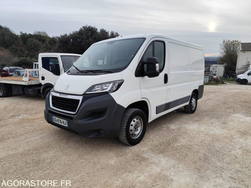 PEUGEOT BOXER L1H1 2.0 BlueHDi 110CH - 2017 - 239000KMS - Small van: picture 4 PEUGEOT BOXER L1H1 2.0 BlueHDi 110CH - 2017 - 239000KMS - Small van: picture 4