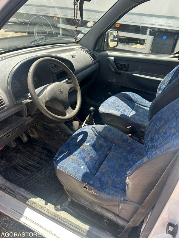 PEUGEOT PARTNER 1.9D 69CV 1999 273780KMS - Small van: picture 5 PEUGEOT PARTNER 1.9D 69CV 1999 273780KMS - Small van: picture 5