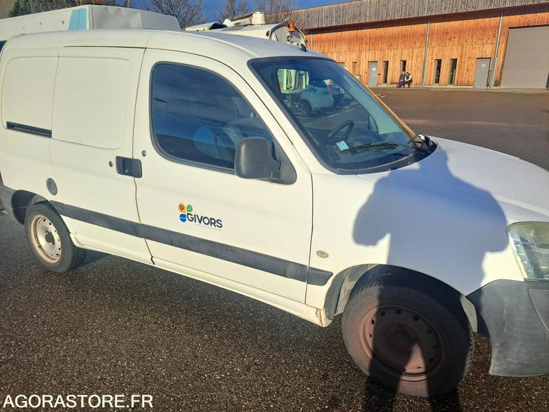 PEUGEOT PARTNER 103583kms 2004 - Small van: picture 4 PEUGEOT PARTNER 103583kms 2004 - Small van: picture 4