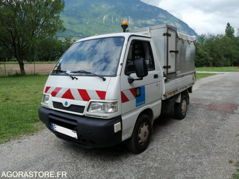PIAGGO 720 BXM 38 POUR PIECES SANS CONTROLE TECHNIQUE - Tipper van: picture 2 PIAGGO 720 BXM 38 POUR PIECES SANS CONTROLE TECHNIQUE - Tipper van: picture 2