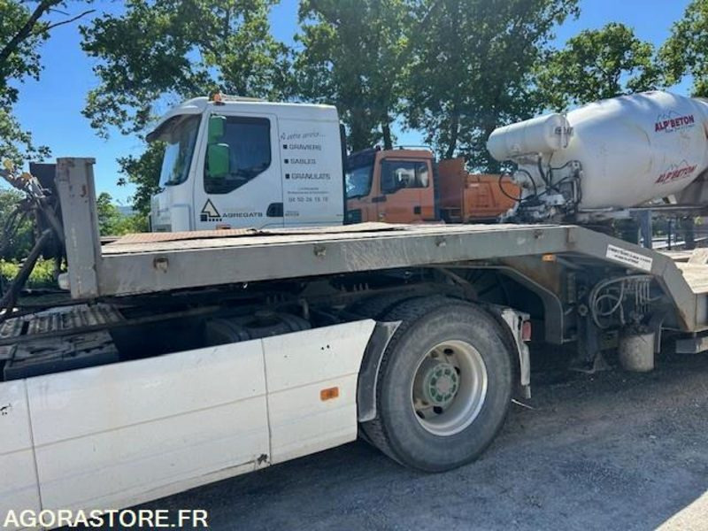 PORTE ENGINS KAISER 4 ESSIEUX 2001 - Low loader trailer: picture 1 PORTE ENGINS KAISER 4 ESSIEUX 2001 - Low loader trailer: picture 1