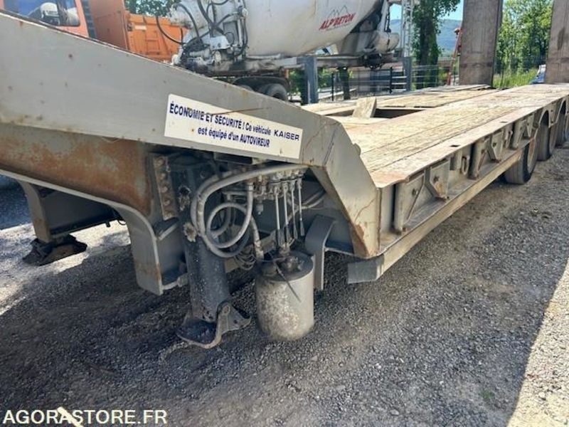 PORTE ENGINS KAISER 4 ESSIEUX 2001 - Low loader trailer: picture 2 PORTE ENGINS KAISER 4 ESSIEUX 2001 - Low loader trailer: picture 2