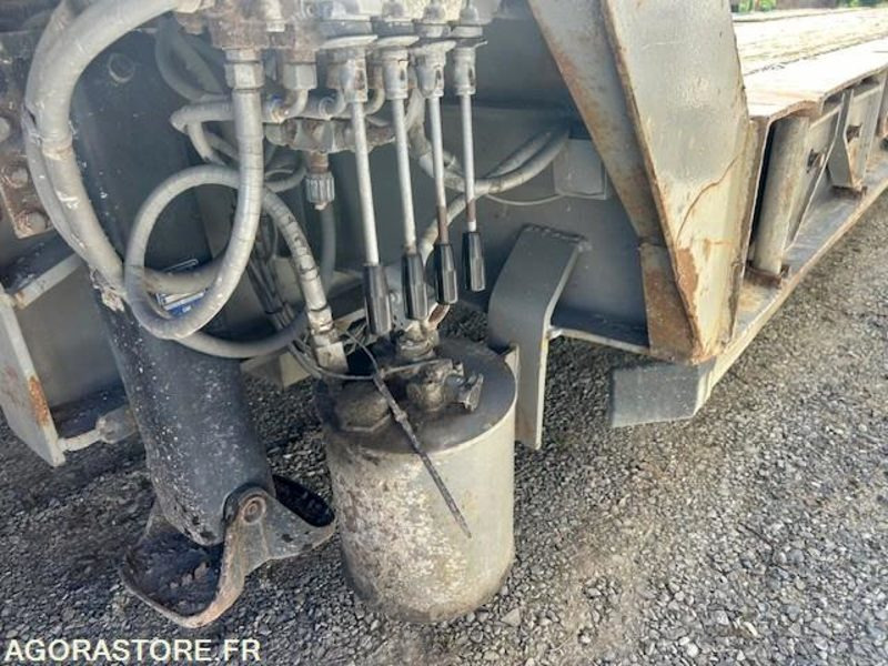 PORTE ENGINS KAISER 4 ESSIEUX 2001 - Low loader trailer: picture 3 PORTE ENGINS KAISER 4 ESSIEUX 2001 - Low loader trailer: picture 3