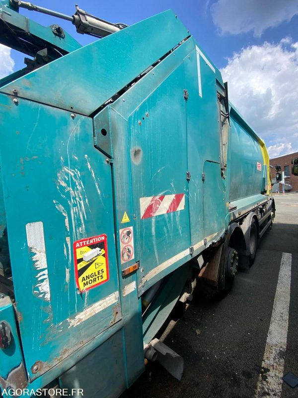 PORTEUR BOM 26T VOLVO GEESINK - 2014 / 160 803 KM (4002) - Garbage truck: picture 3 PORTEUR BOM 26T VOLVO GEESINK - 2014 / 160 803 KM (4002) - Garbage truck: picture 3