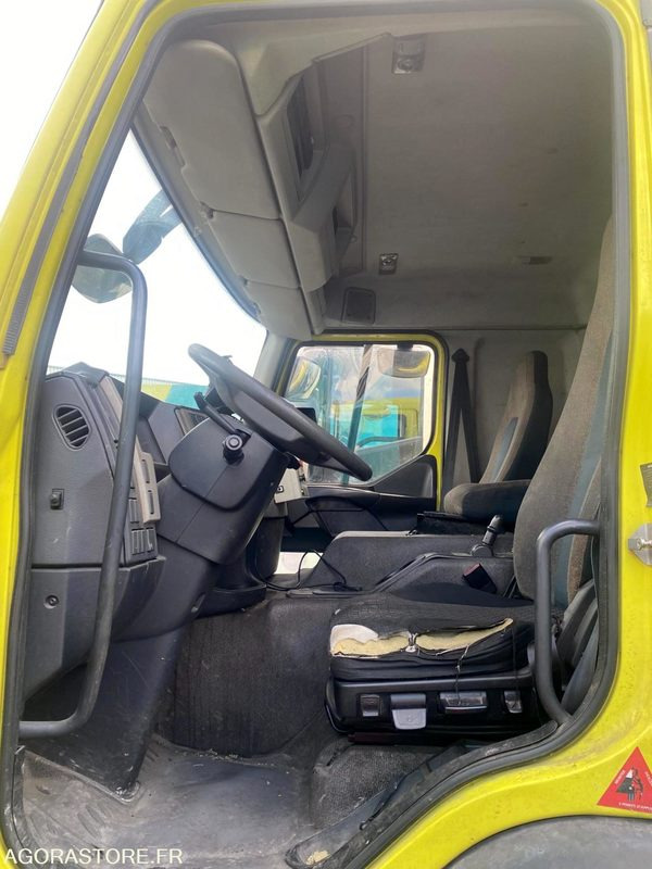 PORTEUR BOM 26T VOLVO GEESINK - 2014 / 160 803 KM (4002) - Garbage truck: picture 5 PORTEUR BOM 26T VOLVO GEESINK - 2014 / 160 803 KM (4002) - Garbage truck: picture 5