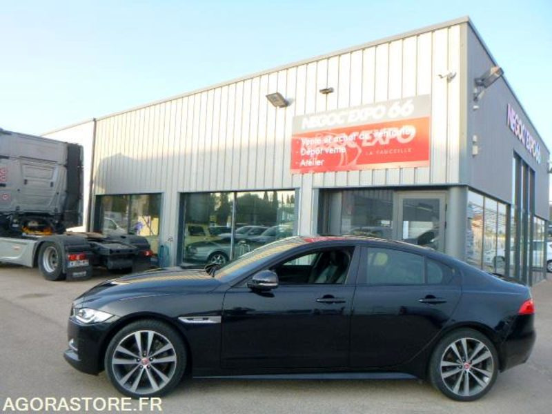 PRIX TTC 0% TVA - JAGUAR XE 2.0 180CV R SPORT AWD - 2016 - 160 000km - Car: picture 5 PRIX TTC 0% TVA - JAGUAR XE 2.0 180CV R SPORT AWD - 2016 - 160 000km - Car: picture 5
