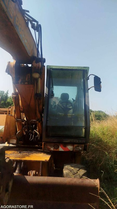 Pelle CASE 688 - 21595heures - Backhoe loader: picture 1 Pelle CASE 688 - 21595heures - Backhoe loader: picture 1