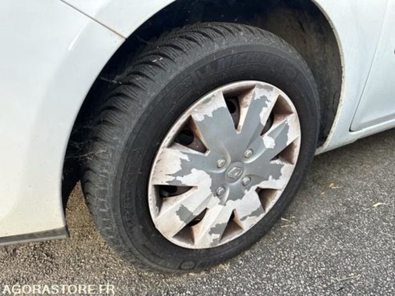 RENAULT CLIO - 2010 - 104062KM - AK212NT - Car: picture 4 RENAULT CLIO - 2010 - 104062KM - AK212NT - Car: picture 4